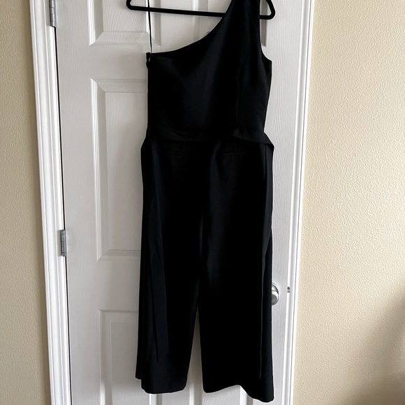 Banana Republic Black One Shoulder Jumpsuit (size 6) - Picture 4 of 9